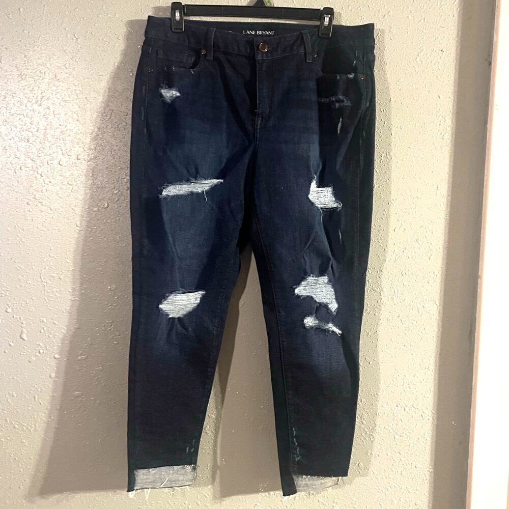 NWT Lane Bryant Womens Dark Blue Distressed Capri Jeans Sz18 Boyfriend Feminine